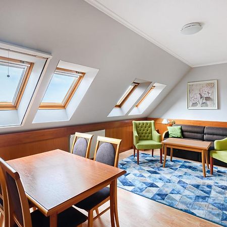 Holiday Club Apartman Hotel Hévíz Exteriör bild