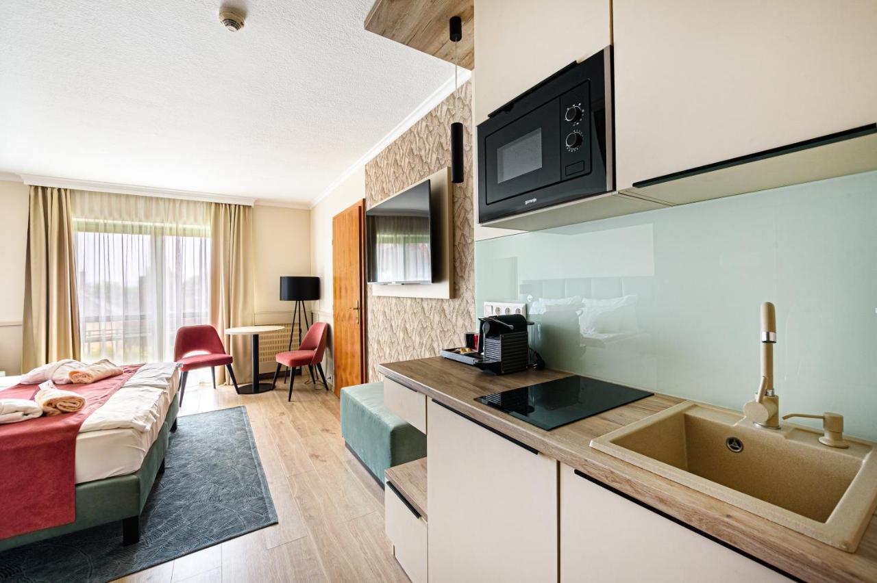 Holiday Club Apartman Hotel Hévíz Exteriör bild