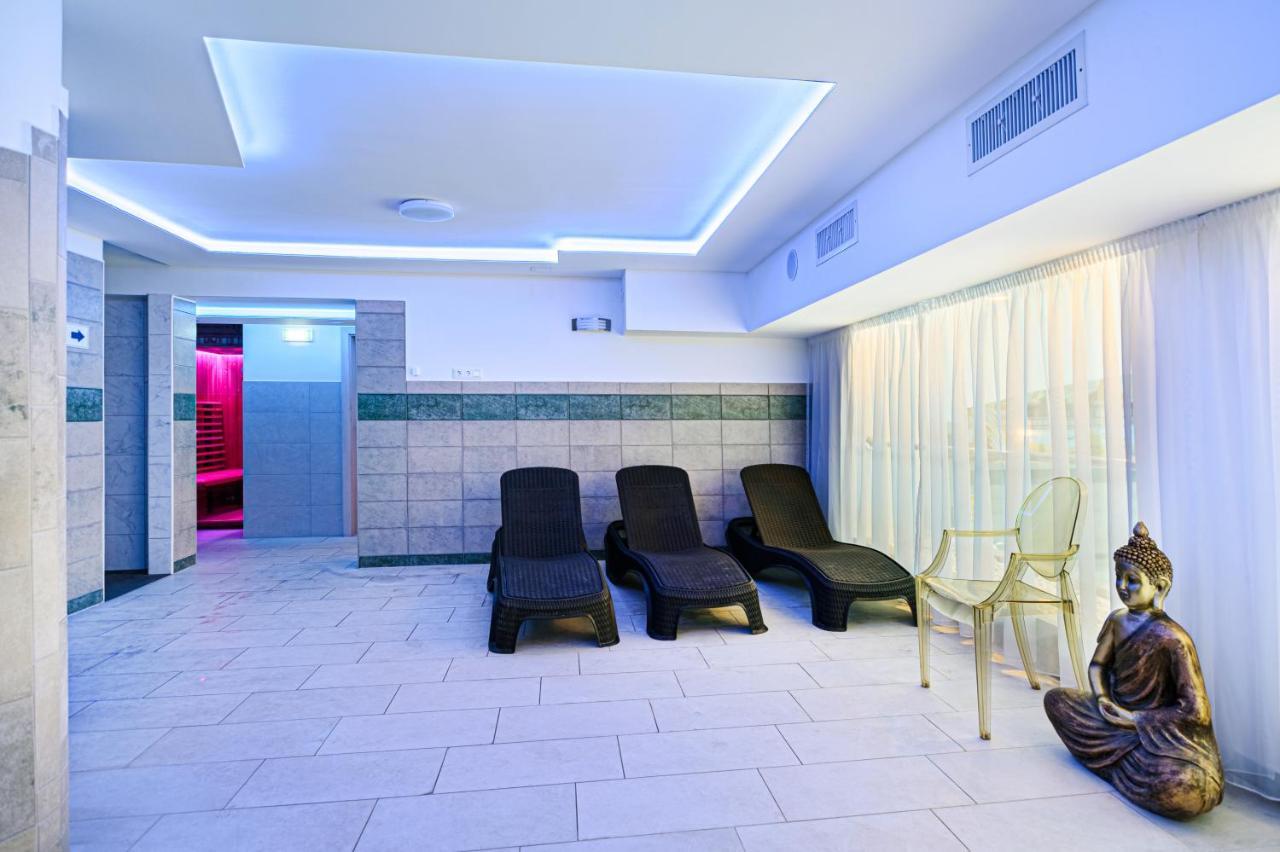 Holiday Club Apartman Hotel Hévíz Exteriör bild