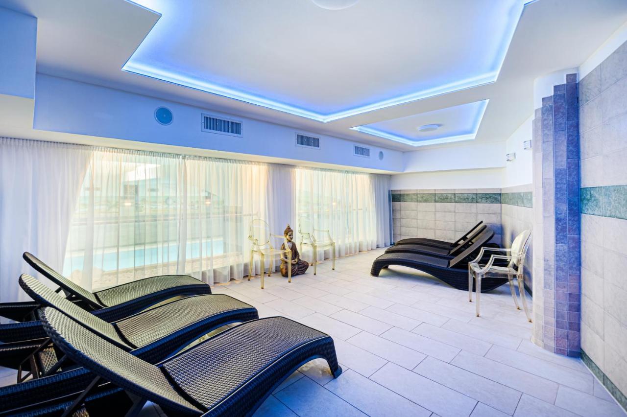 Holiday Club Apartman Hotel Hévíz Exteriör bild