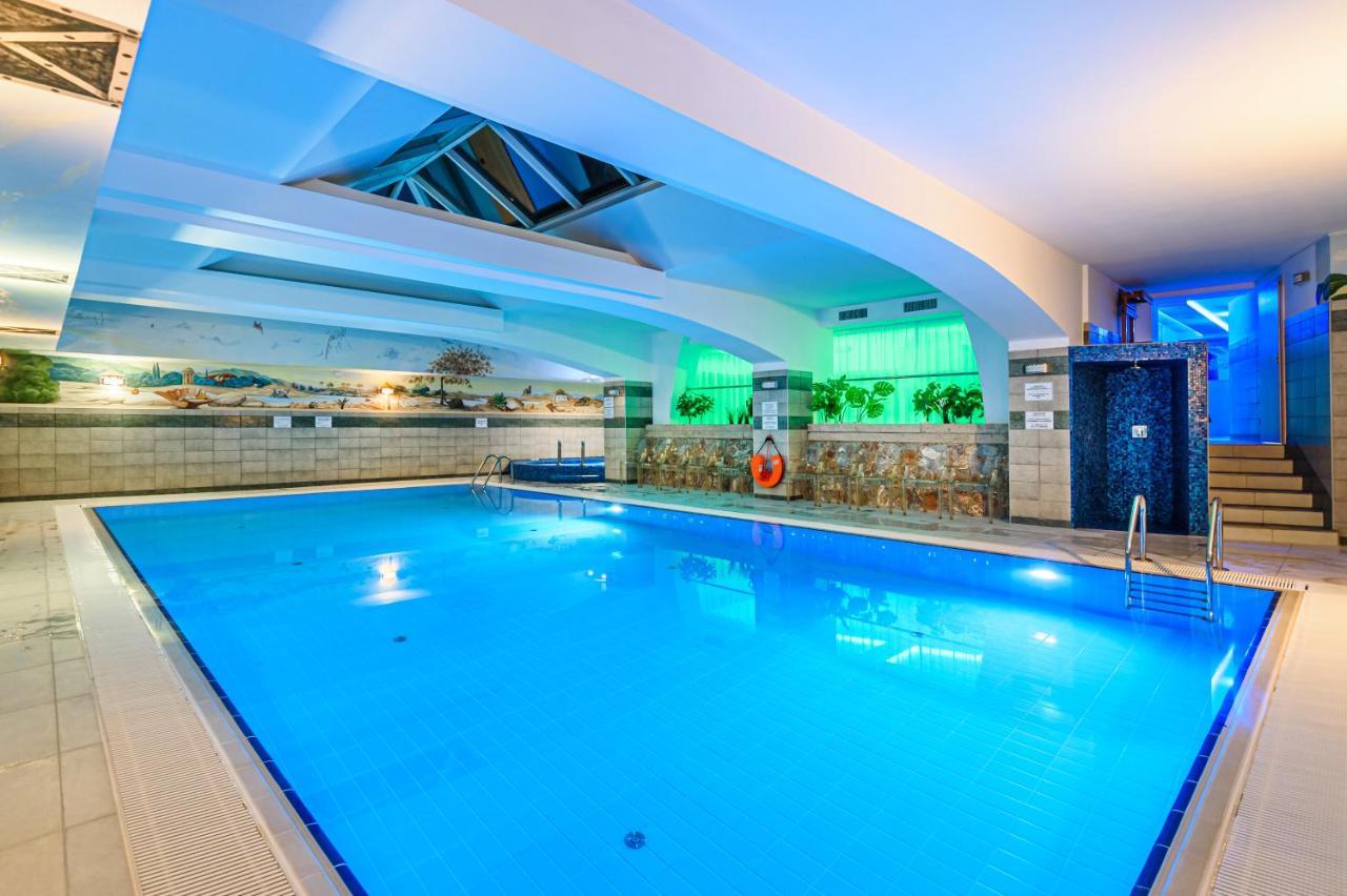 Holiday Club Apartman Hotel Hévíz Exteriör bild
