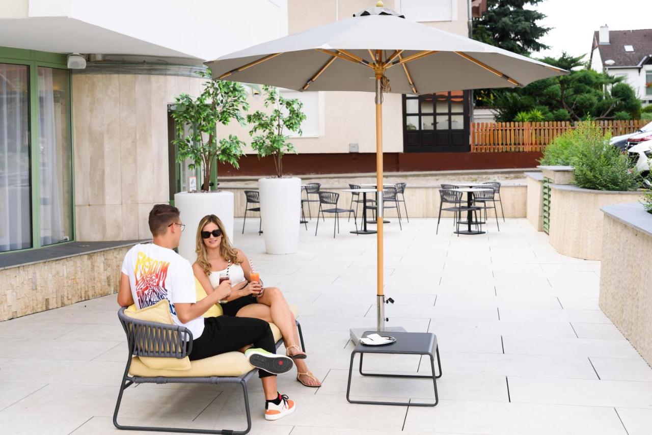 Holiday Club Apartman Hotel Hévíz Exteriör bild