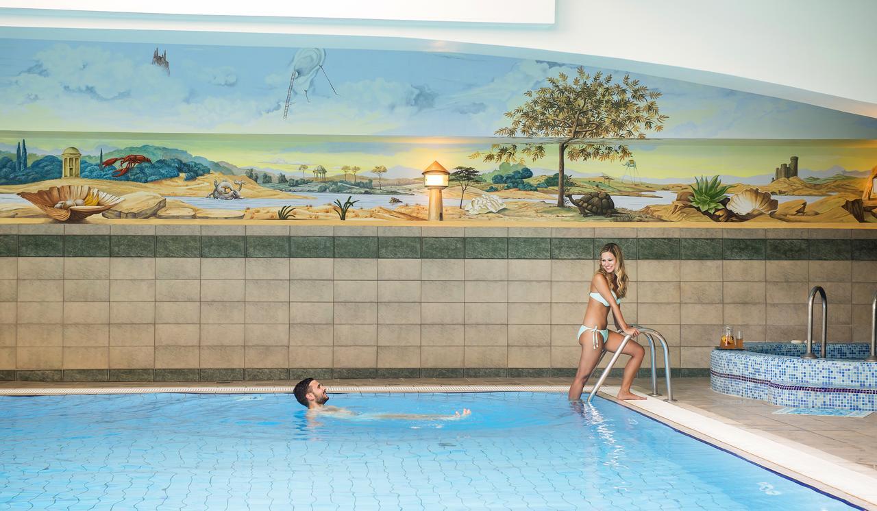 Holiday Club Apartman Hotel Hévíz Exteriör bild
