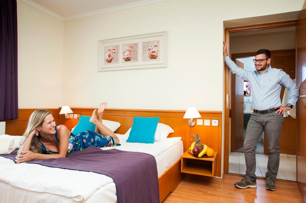 Holiday Club Apartman Hotel Hévíz Exteriör bild