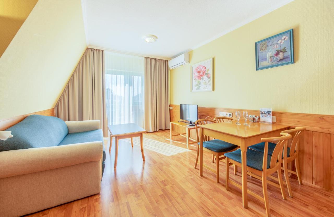 Holiday Club Apartman Hotel Hévíz Exteriör bild