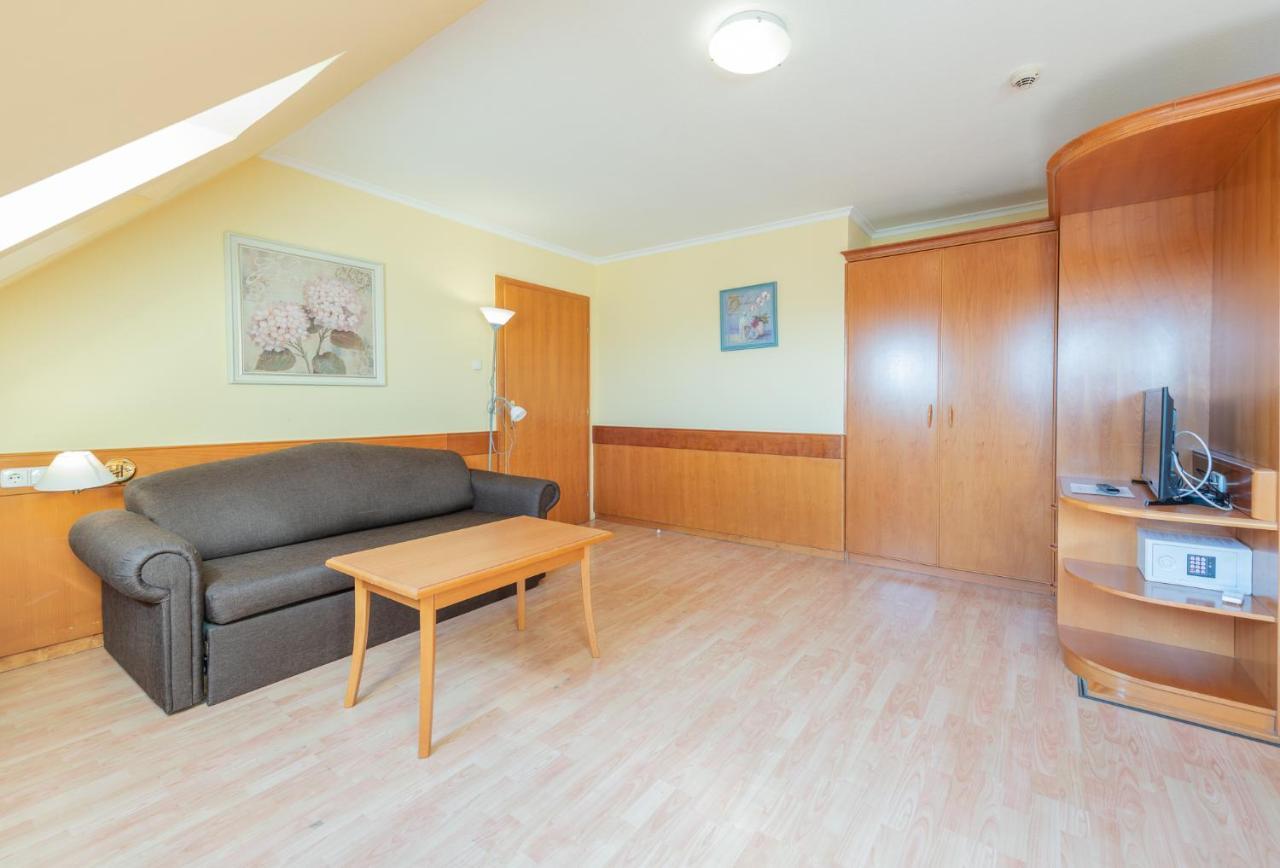 Holiday Club Apartman Hotel Hévíz Exteriör bild
